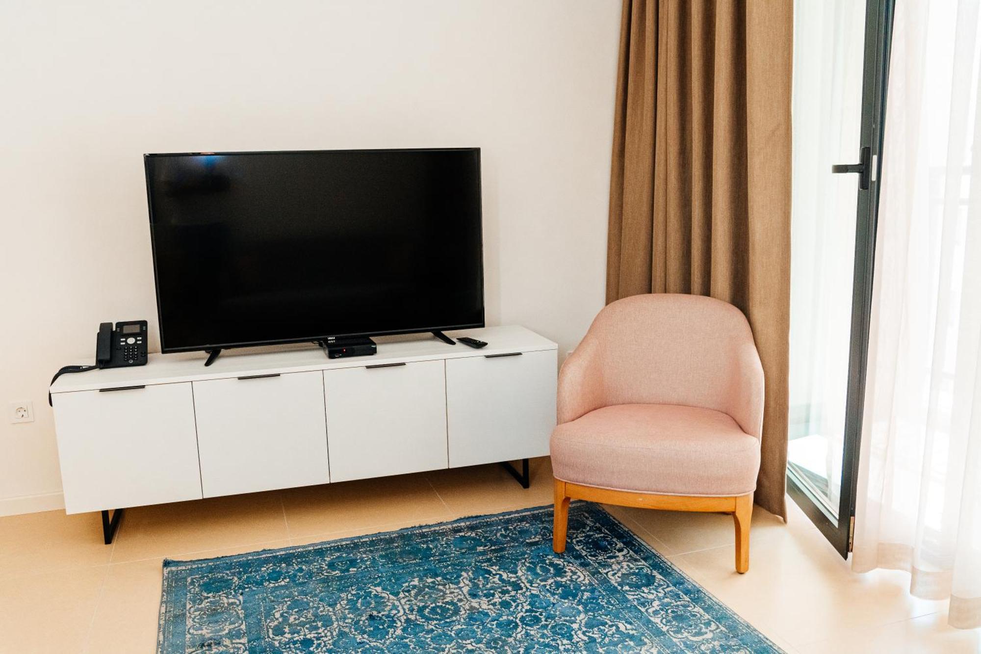 Sunraf Luxe Aparthotel